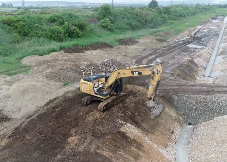 Výstavba-odvodňovacieho-kanálu-Valaliky-Industrial-Park-Volvo